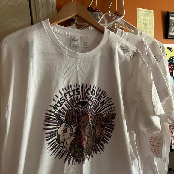 Help Rescue Animals!🐈‍⬛💜 MisfitsCoven Logo Unisex T-Shirts🔮🐾Inclusive Sizing - Picture 11 of 11